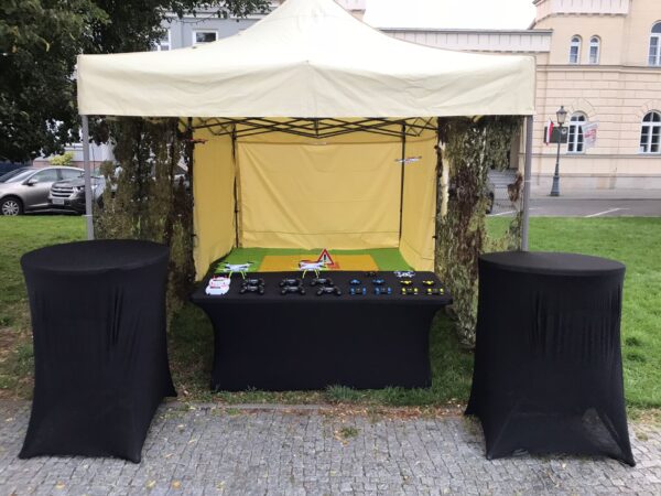 Dron na event - Stanowisko latania dronem - nauka latania dronem - Wypożyczalnia Atrakcji